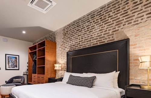 French Quarter Hotel | Chic Studio 2 Blocks to Bourbon St | The Mayfair