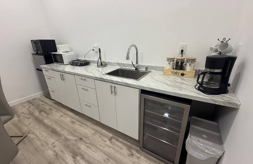 Princeton Apartment | Chic studio in fabulous Homestead with WiFi, AC