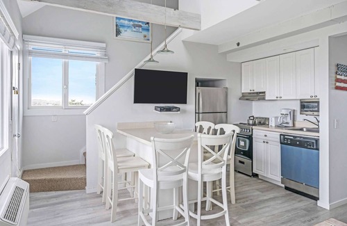Napeague Apartment | Chic Suite in Amagansett with 3 Comfy Beds