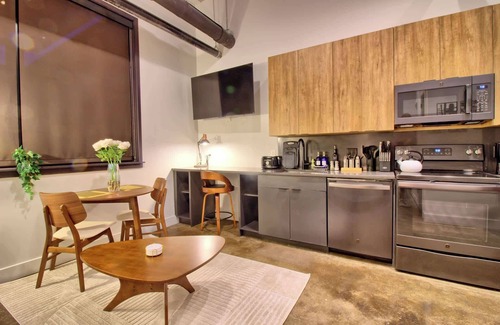 Midtown Hotel | Chic Ultramodern Minimalist Loft Suite + Patio
