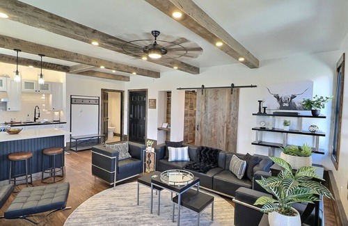 Big Timber Apartment | Chic Urban One-Bedroom Loft in downtown Big Timber w/Recreation All Around
