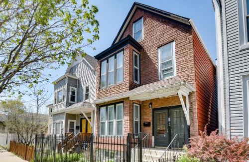 Logan Square Apartment | Chicago Apt Walk to Logan Square