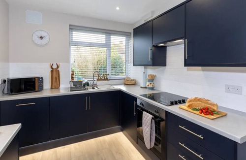 Edwinstowe House | Child-friendly 3-bed house in Sherwood Forest, Edwinstowe with WiFi & Parking