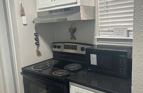 Tulsa Apartment | Chill host and convenient location