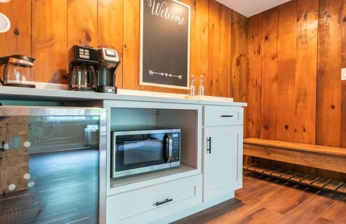 Lambertville House | Chimney Hill - 03) Second Floor Suite 3