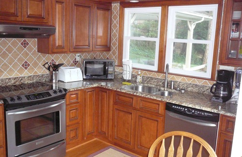 Bat Cave House | Chimney Rock Getaway minutes to State Park Wi-Fi, Game Room, Pet friendly, Kids