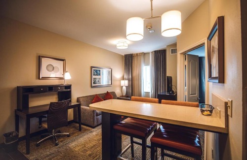 Chinatown Apartment | Chinatown 1B and Free Parking Washer and Dryer Gym Relux 320