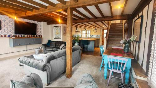 Cavendish House | Chinnerys Country Cottage