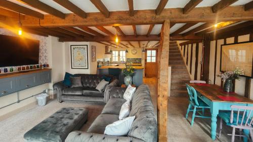 Cavendish House | Chinnerys Country Cottage
