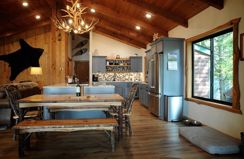 Hayward House | Chippewa Flowage Lakehouse! Spacious Luxury. Dock, Firepit, Grill & Smoker