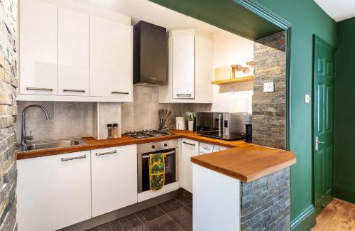 Turnham Green Apartment | Chiswick Gem Stylish 1-Bed Flat for Modern Living