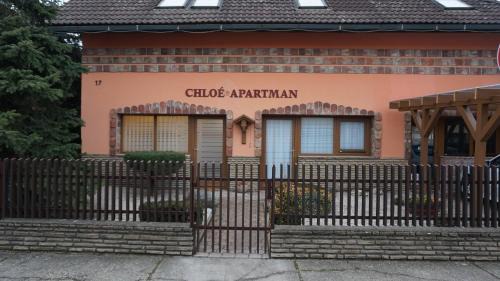 Szigetvar Apartment | Chloe Apartman