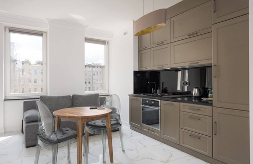 Mirow Apartment | Chmielna Downtown Apartment