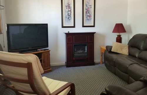Edgetts Landing Cottage | Chocolate River Cottages - Chocolate River 2 Bedroom Cottage #1