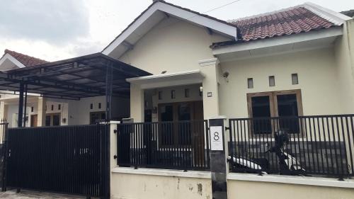Colomadu House | Choko Homestay