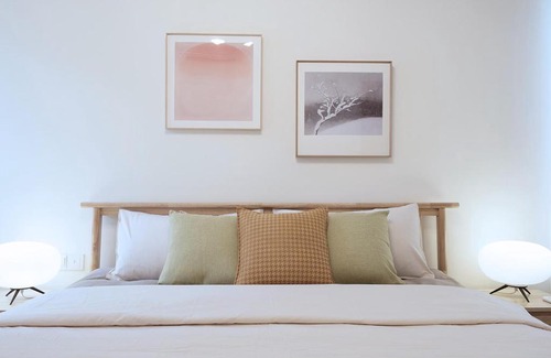 Yuzhong Apartment | Chongqing Yuzhong·Liziba Station· Locals Apartment 00169360