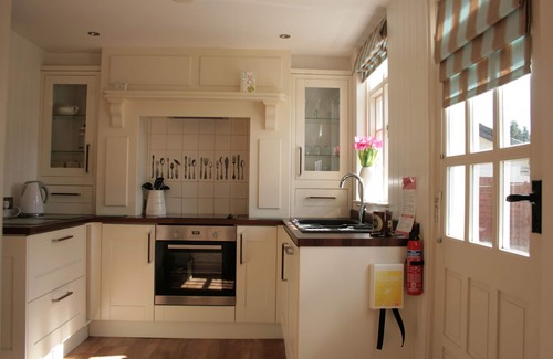 Mevagissey Cottage | Chorister's Cottage, quiet location in Mevagissey, sleeps 6, garden & parking,