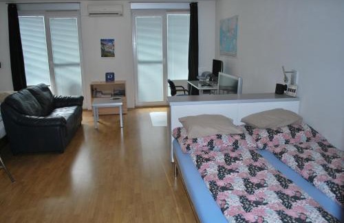 Letnany Apartment | Chotěšovská Apartment with Parking Place
