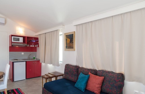 Pikermi Apartment | CHROMA Lodge Pikermi