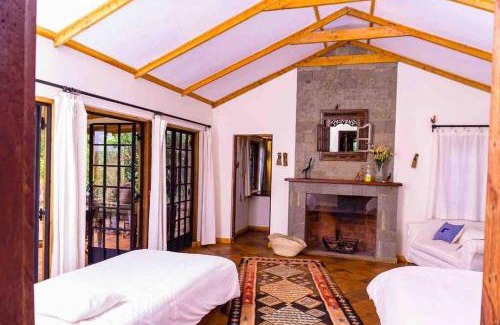 Ethi House | Chui Cottage with tennis facing Mt Kenya & near Ngare Ndare