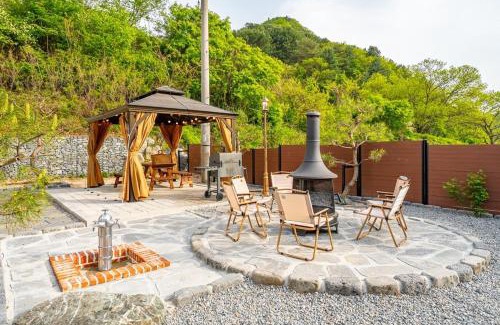 Chuncheon House | Chuncheon Private House Small House in the Forest 2
