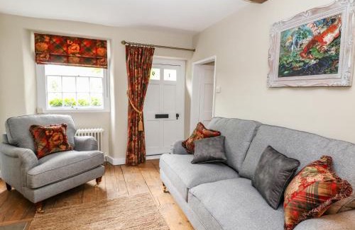 Bakewell House | Church Cottage