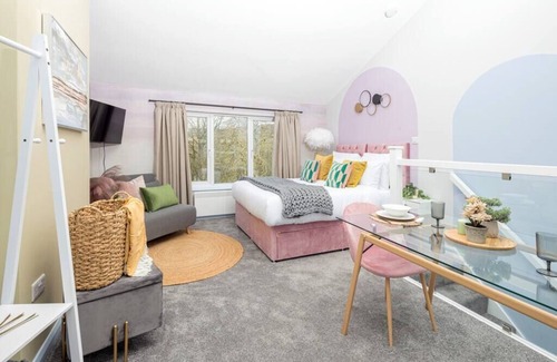 Horwich Apartment | Church Heights Summar