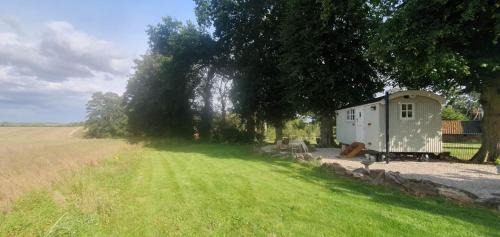 Melton Mowbray House | Church House Hut