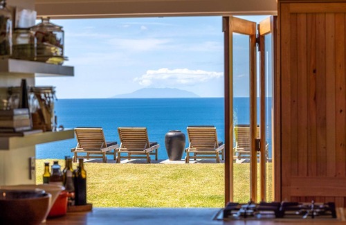 Onetangi House | Church House | Stay Waiheke