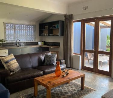 Winston Park Apartment | Churchill Cottage