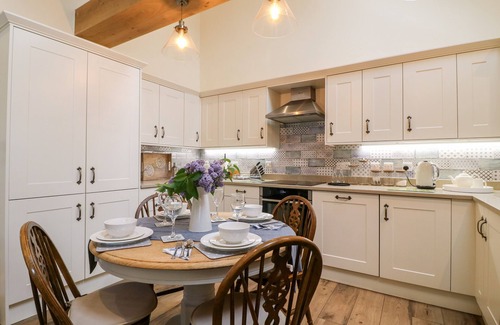 Coxbench House | CHURN DASH COTTAGE, family friendly in Horsley Woodhouse