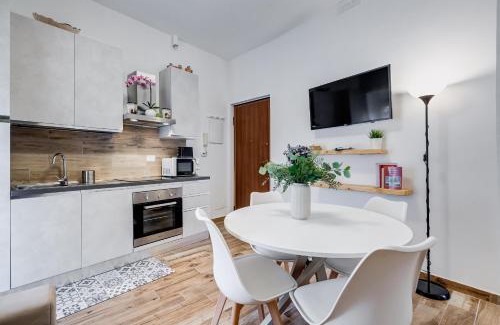 Ciampino Apartment | Ciampino Luxe -15min Termini, Airport and Train Station -