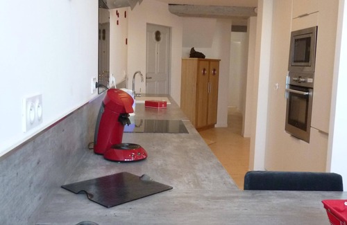 Ciboure Apartment | CIBOURE/SAINT-JEAN-DE-LUZ, large apartment 3 * + private garage. Ground floor. Easy access.