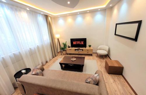 Cihangir Apartment | Cihangir 3br Apt Stylish & Central