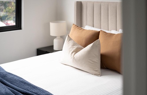 Cremorne Apartment | Cinema Suites Apartments by Urban Rest