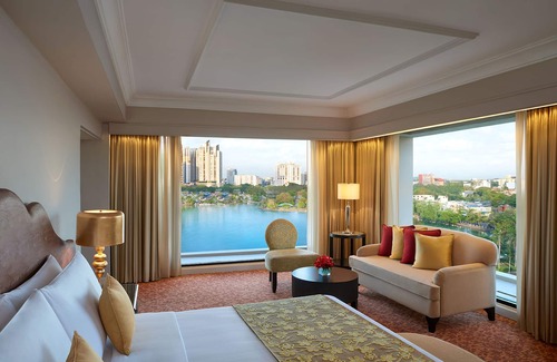 Kollupitiya Hotel | Cinnamon Grand Colombo