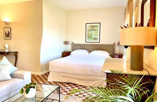 Roujan Resort | Cinq & Sept LGBT Resort for men