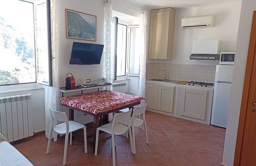 Masero Apartment | Cinque Terre - Riomaggiore - Apartment with sea and village view