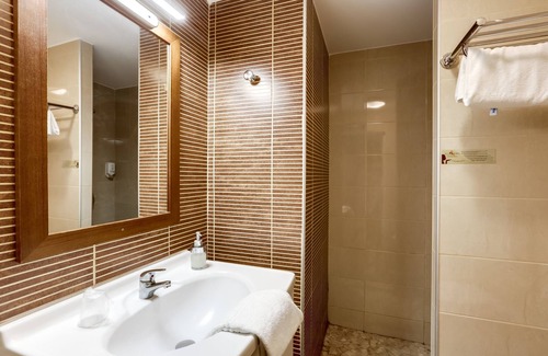 Le Bourg Hotel | Citotel Du Midi
