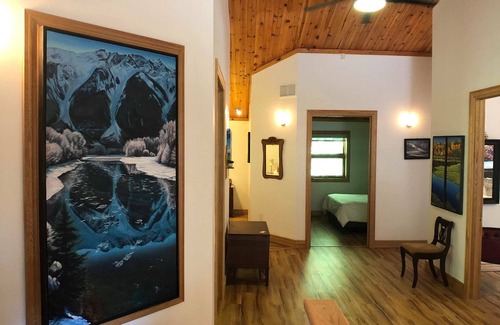 Chelsea House | CITQ # 300664 Nature Escape guesthouse, in the heart of the Gatineau Park!