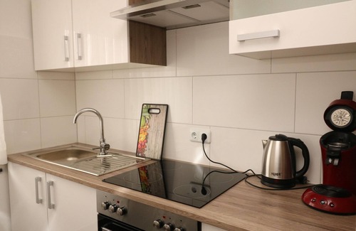 Frohnhausen Apartment | City Apartment with Balcony