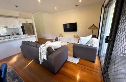 Altona North House | City & Beach Retreat