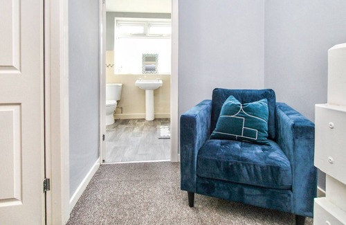 Warrington Other | City Centre 3 Bed House for Large Groups and Contractors
