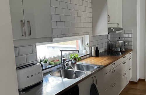 Vasteras Apartment | City centre. Few minutes from lake,