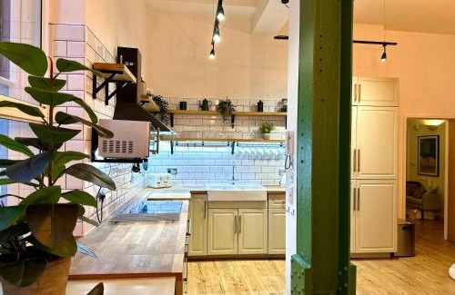 Ashton-under-Lyne House | City Centre Loft Apartment