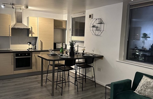 St George's Quarter Apartment | City Centre Luxury 2 Bed Apartment Free Parking