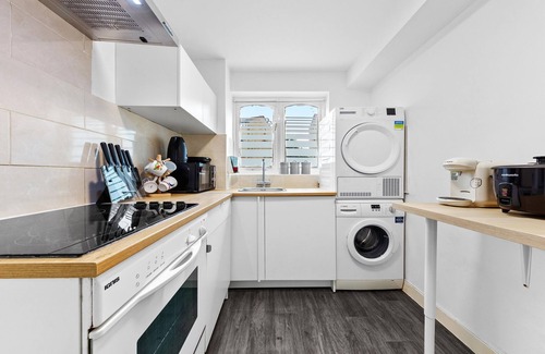 New Cross Bed & Breakfast | City Centre Modern Flat 10 Mins to London bridge