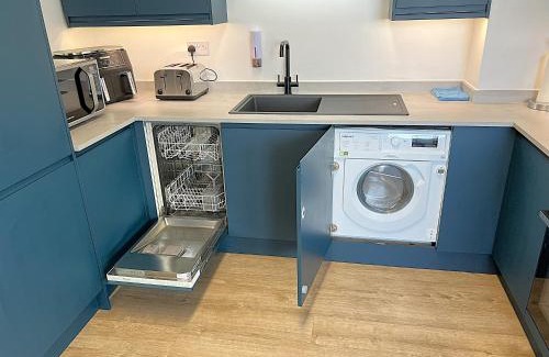 Theatreland Birmingham Apartment | City Centre - Sleeps 4 & Free Parking