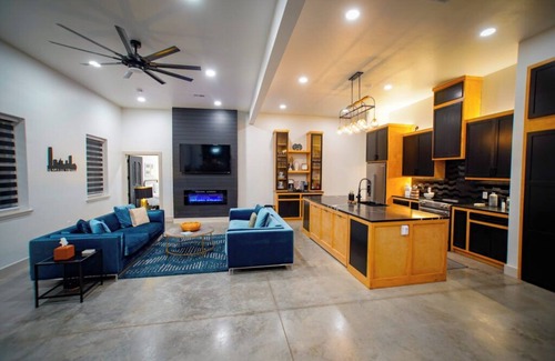 Oklahoma County House | City Escape by ReTreat OKC