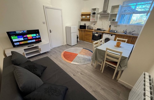 Turkey Street Apartment | City Hideaway